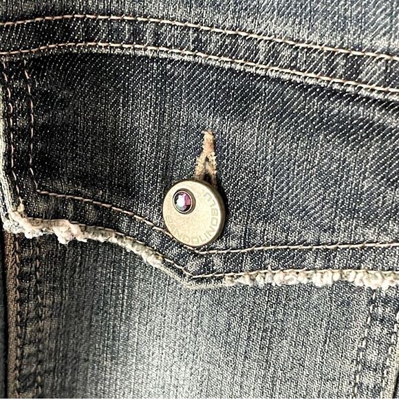 New! Bandolino Blu Distressed Denim Jacket. Size Medium. - Picture 3 of 5